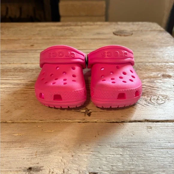 Crocs Toddler Hot Pink Clog - Picture 2 of 4
